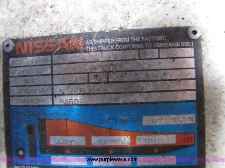 image for item 5086 2001 Nissan 50 forklift