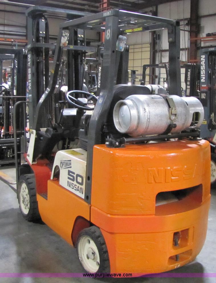 image for item 5091 2003 Nissan 50 forklift