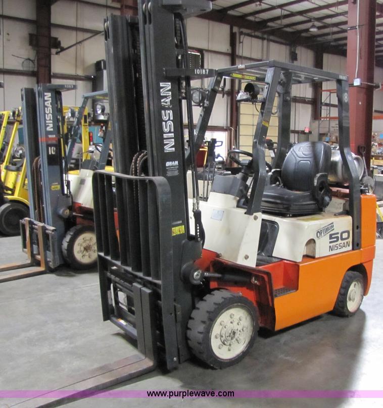 image for item 5091 2003 Nissan 50 forklift
