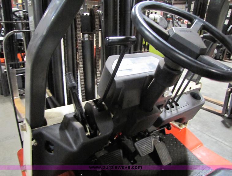 image for item 5091 2003 Nissan 50 forklift