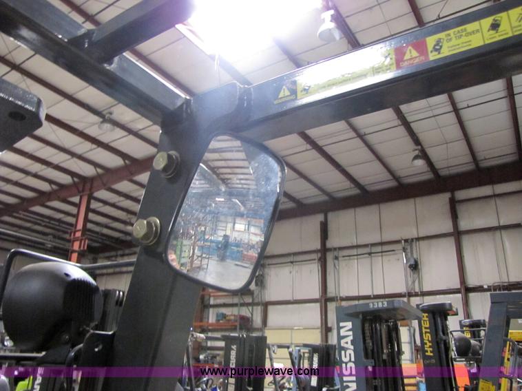 image for item 5091 2003 Nissan 50 forklift