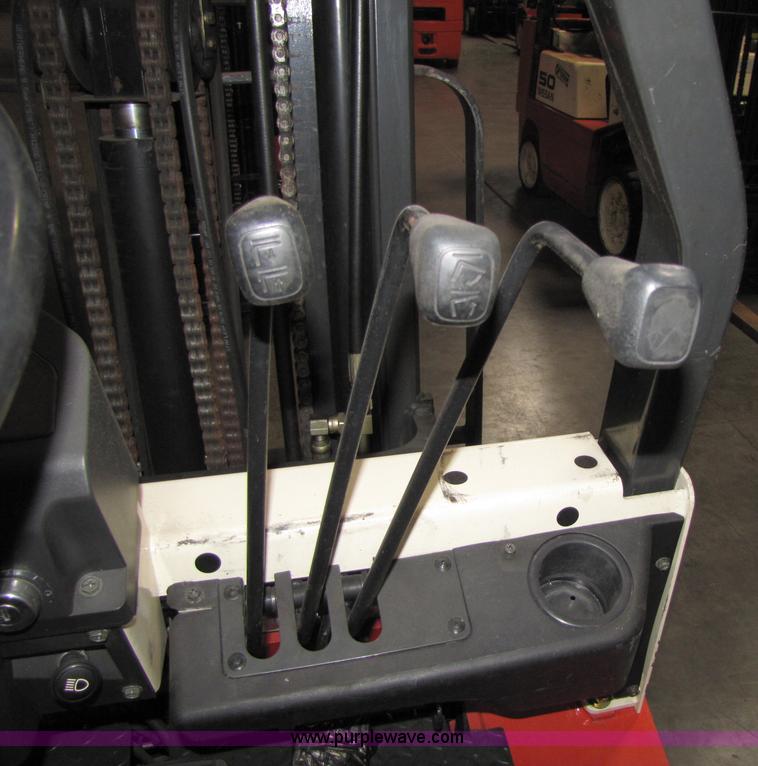 image for item 5091 2003 Nissan 50 forklift