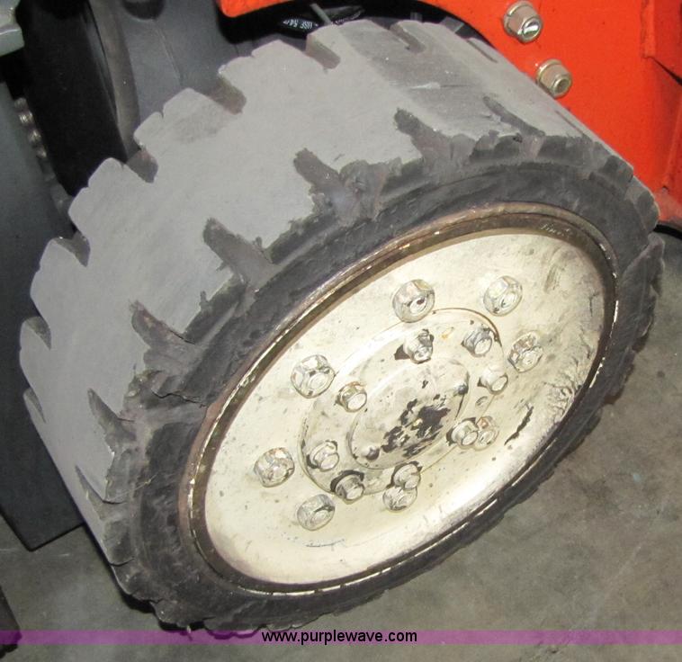 image for item 5091 2003 Nissan 50 forklift