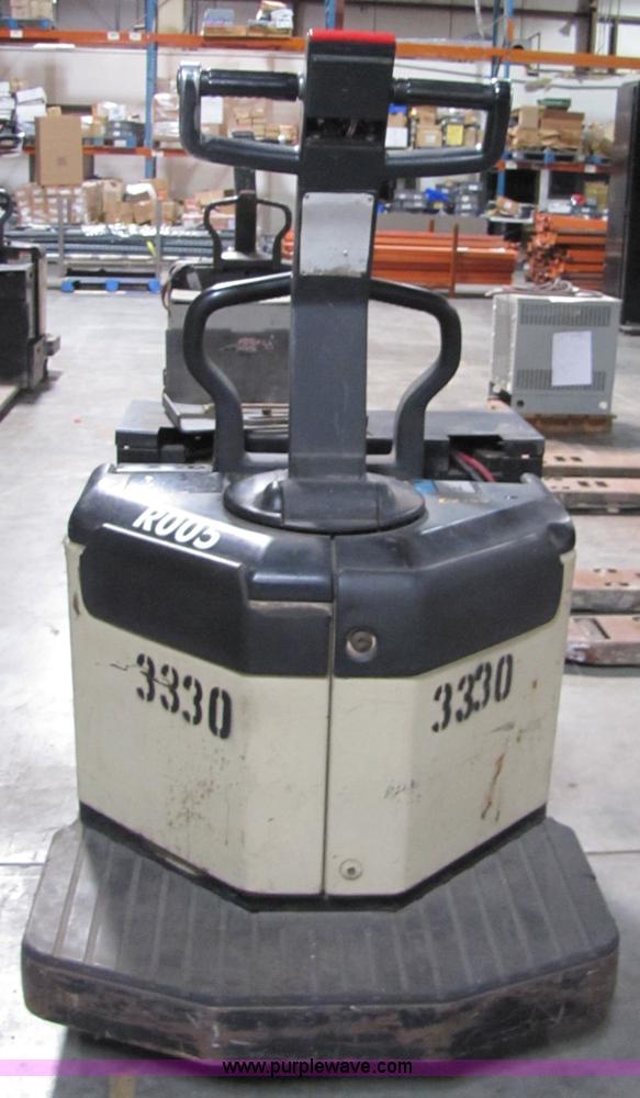 Crown PE3000 series electric pallet jack in Spring Hill, KS Item 5092