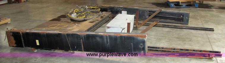 image for item 5111 Maxton BMRW-44 lift gate