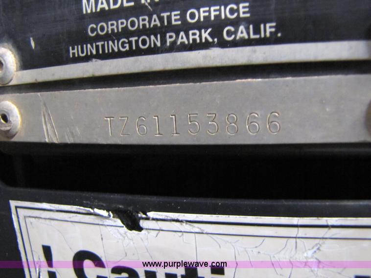 image for item 5111 Maxton BMRW-44 lift gate