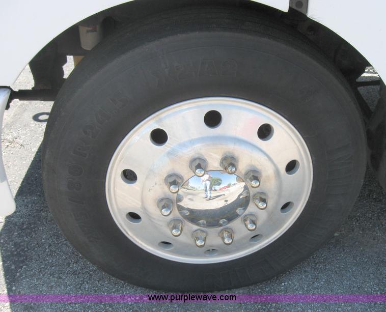 image for item 5120 1994 White Gmc Aero WCA semi truck