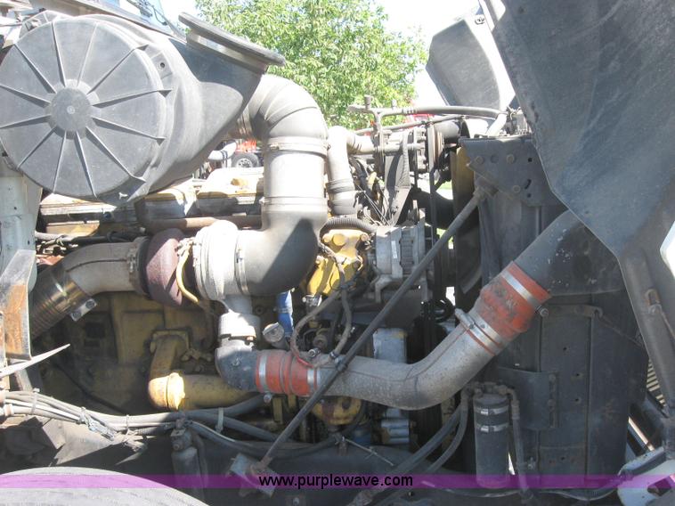 image for item 5120 1994 White Gmc Aero WCA semi truck