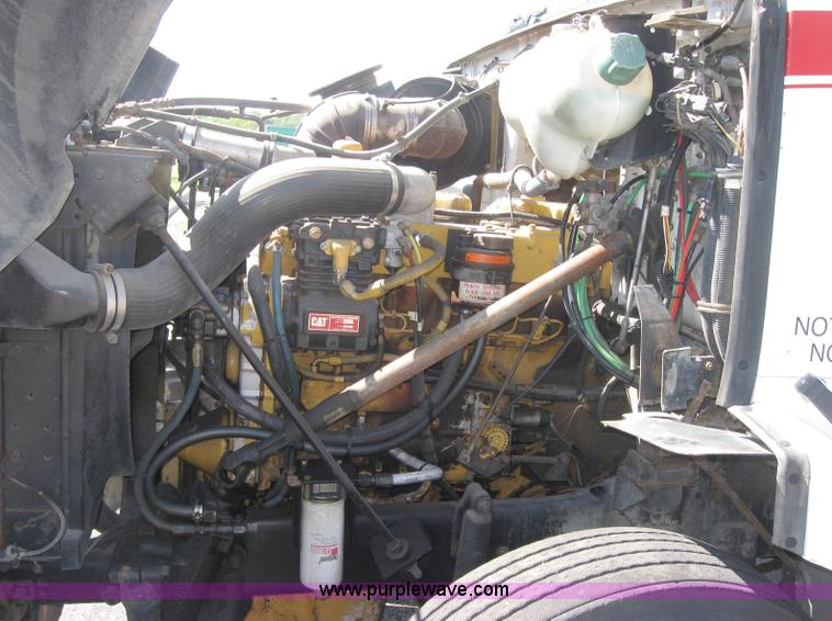 image for item 5120 1994 White Gmc Aero WCA semi truck