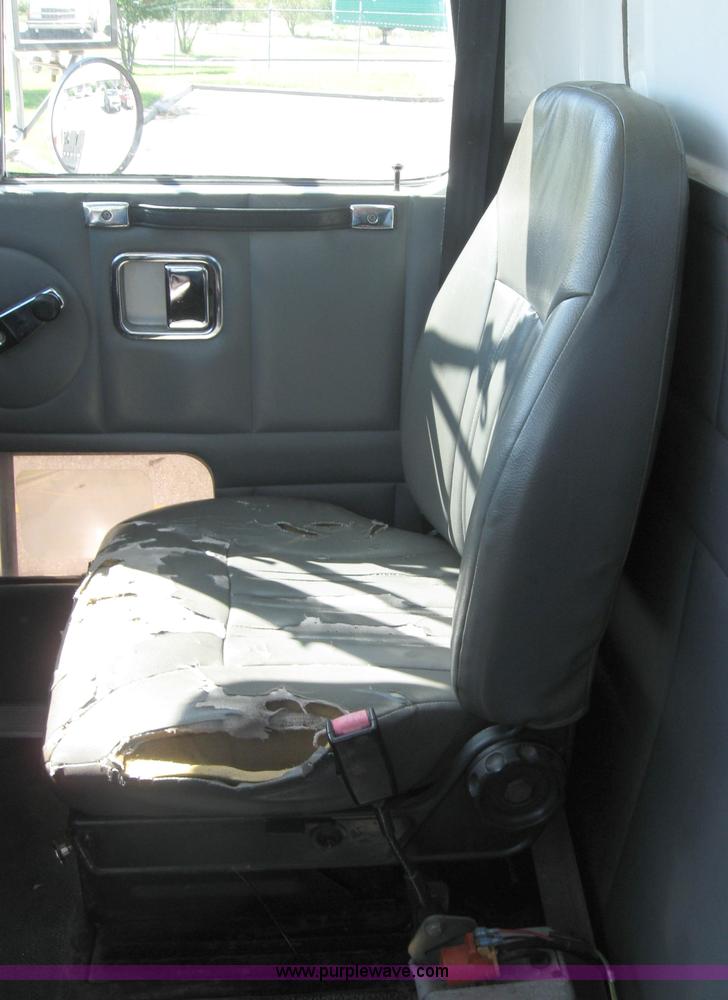 image for item 5120 1994 White Gmc Aero WCA semi truck