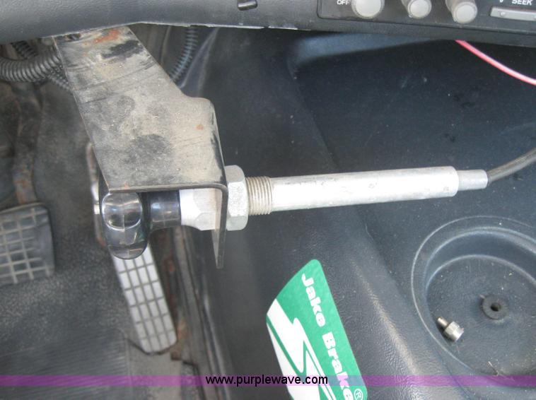 image for item 5120 1994 White Gmc Aero WCA semi truck