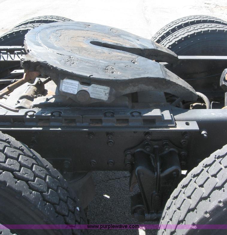 image for item 5120 1994 White Gmc Aero WCA semi truck