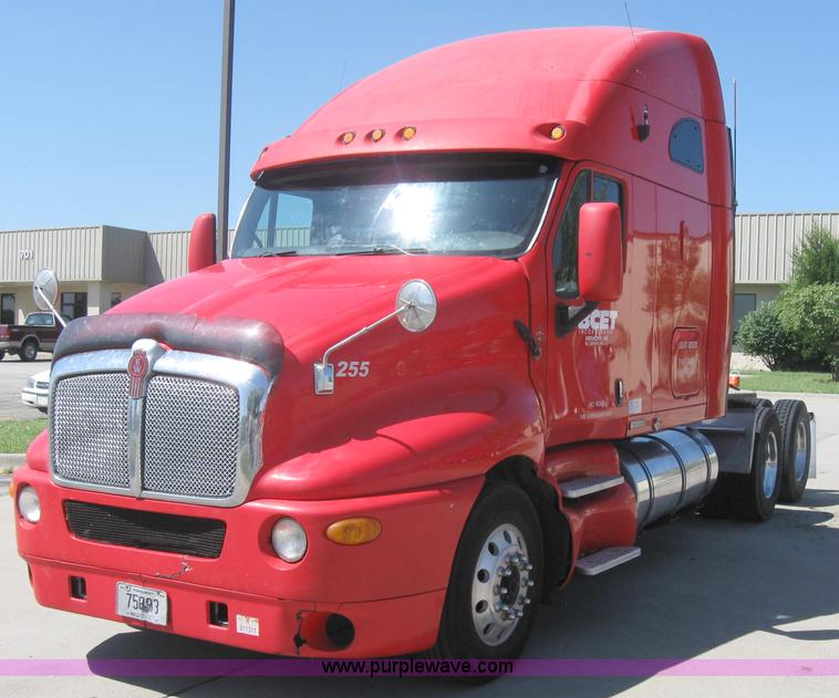 image for item 5121 2004 Kenworth T2000 semi truck