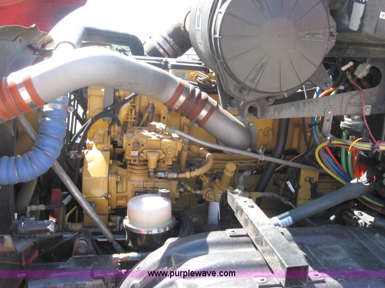 image for item 5121 2004 Kenworth T2000 semi truck