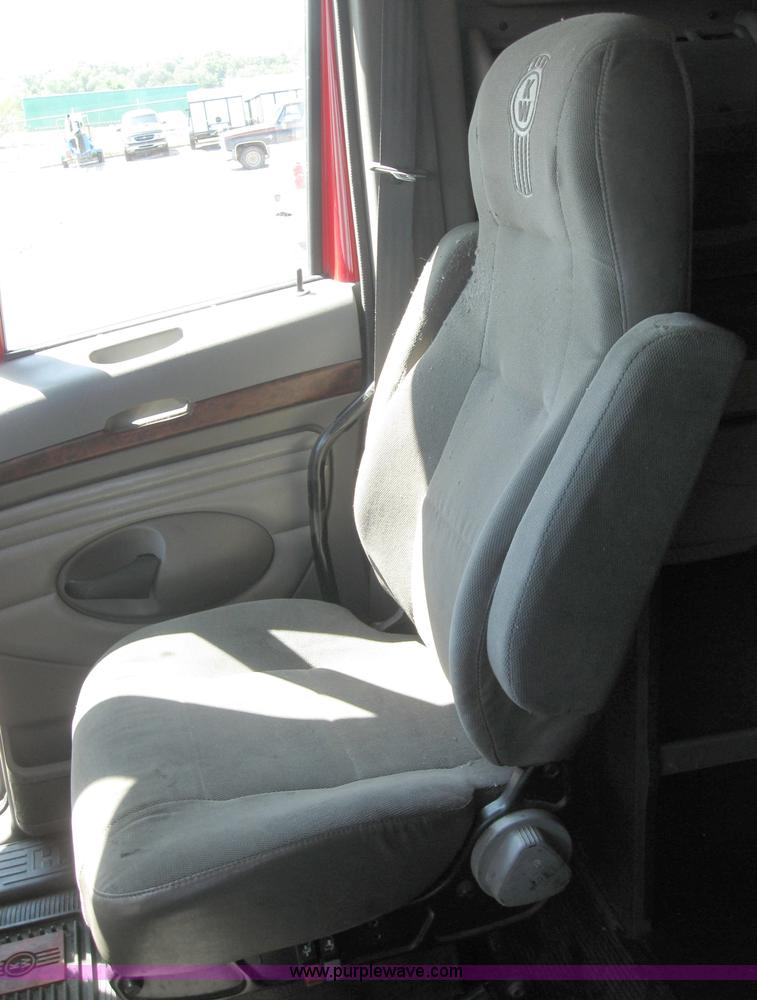 image for item 5121 2004 Kenworth T2000 semi truck