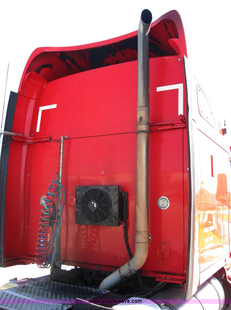 image for item 5121 2004 Kenworth T2000 semi truck