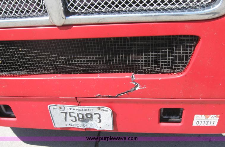 image for item 5121 2004 Kenworth T2000 semi truck