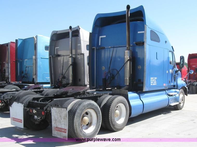image for item 5122 2001 Kenworth T2000 semi truck