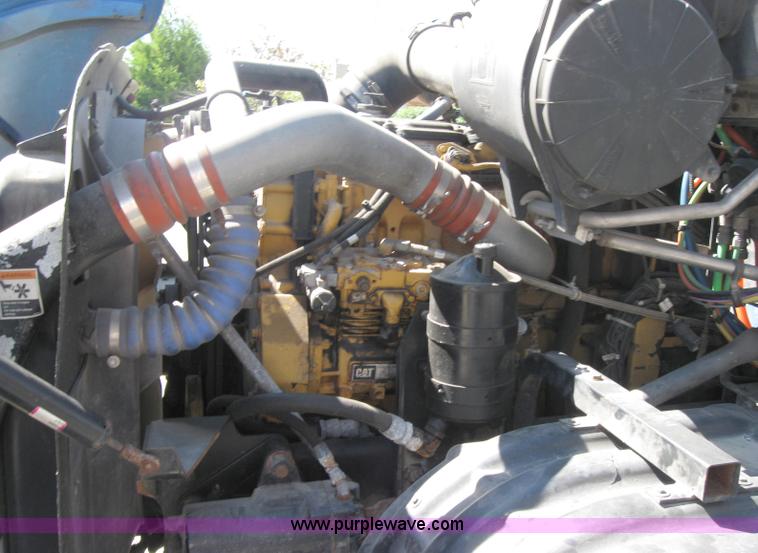 image for item 5122 2001 Kenworth T2000 semi truck