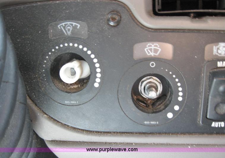 image for item 5122 2001 Kenworth T2000 semi truck