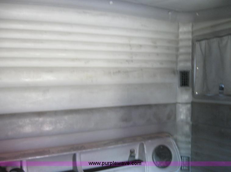 image for item 5122 2001 Kenworth T2000 semi truck