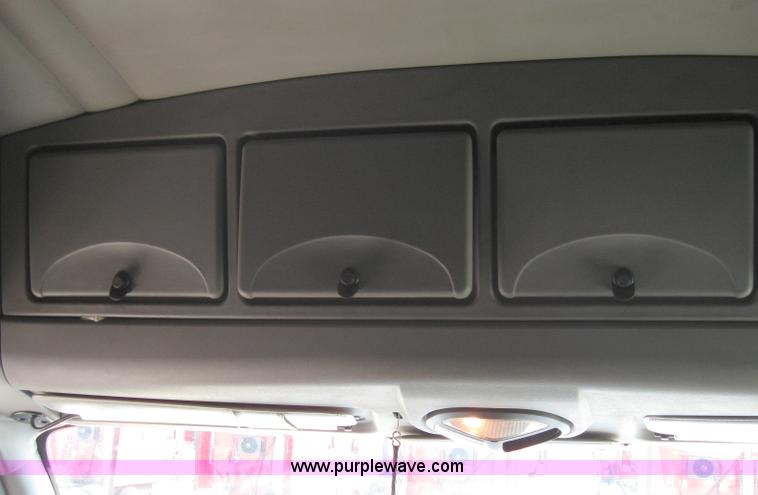 image for item 5122 2001 Kenworth T2000 semi truck