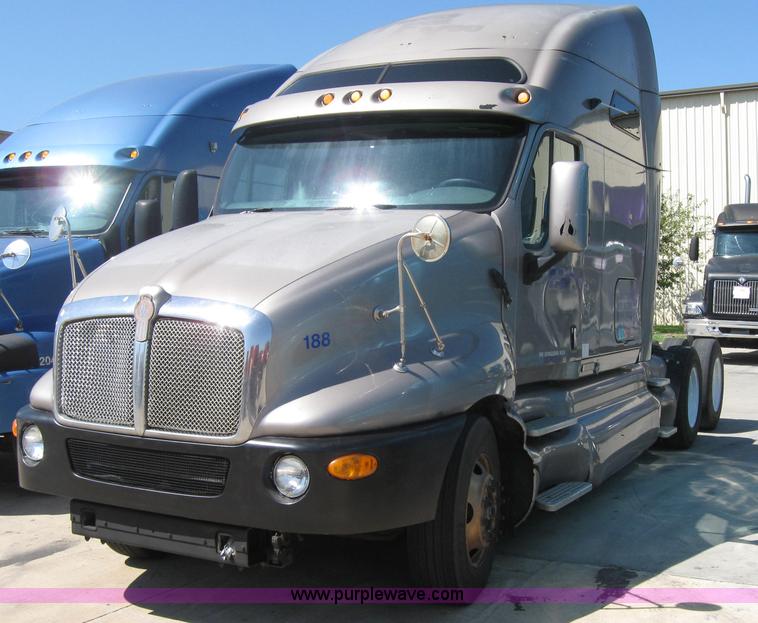 image for item 5123 1998 Kenworth T2000 semi truck