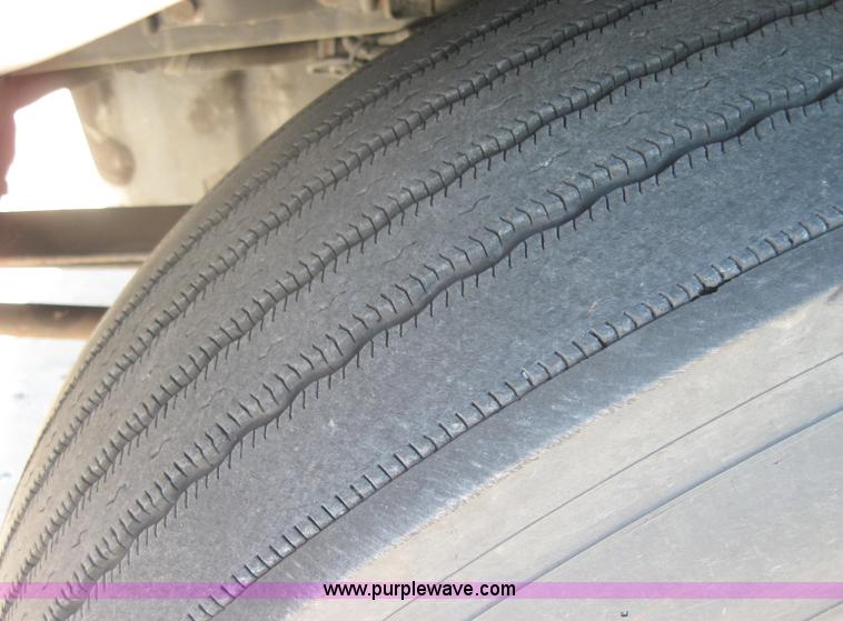 image for item 5123 1998 Kenworth T2000 semi truck