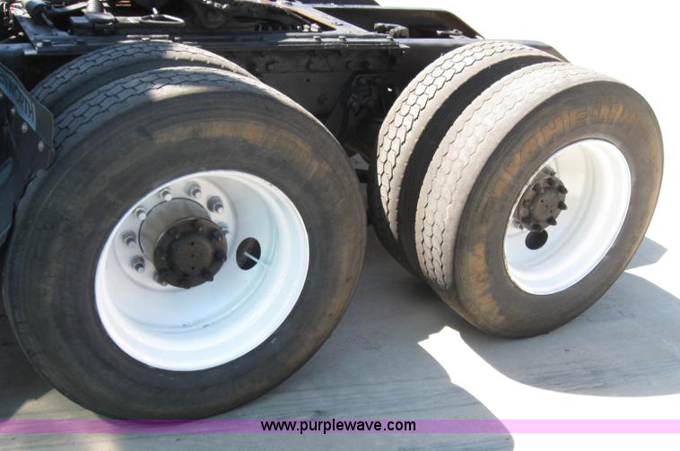 image for item 5123 1998 Kenworth T2000 semi truck