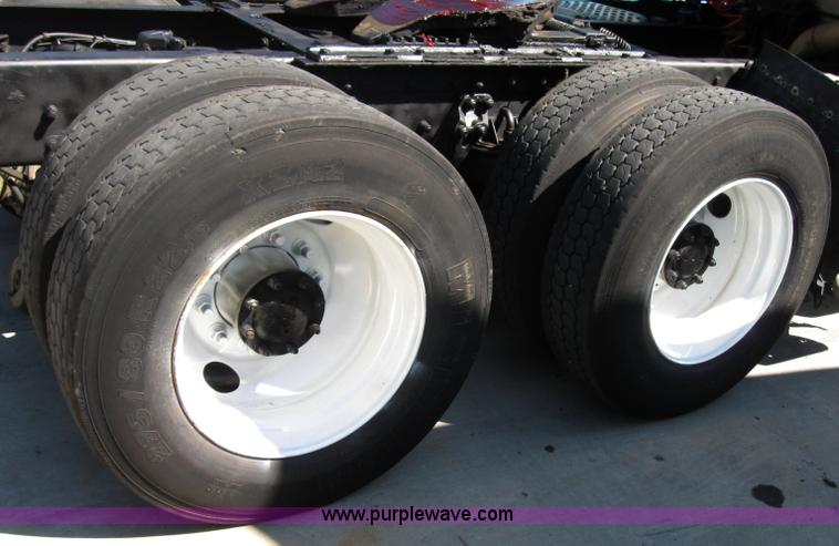 image for item 5123 1998 Kenworth T2000 semi truck