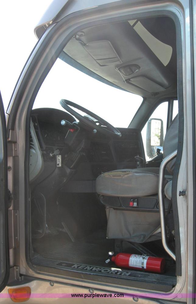 image for item 5123 1998 Kenworth T2000 semi truck