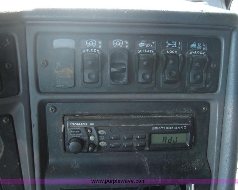 image for item 5123 1998 Kenworth T2000 semi truck