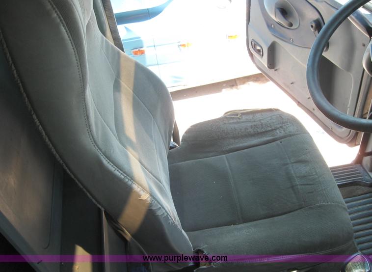 image for item 5123 1998 Kenworth T2000 semi truck