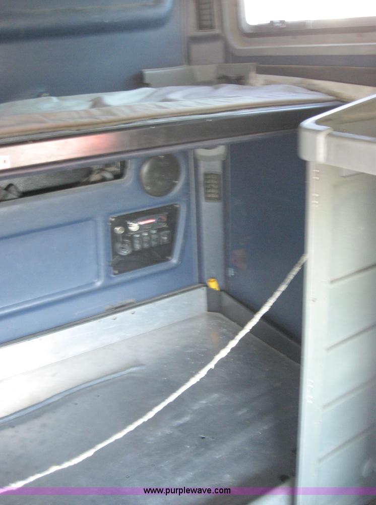 image for item 5123 1998 Kenworth T2000 semi truck