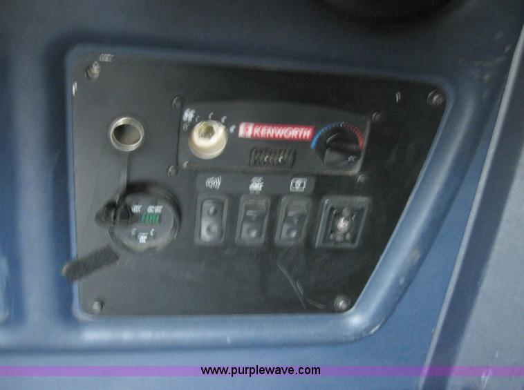 image for item 5123 1998 Kenworth T2000 semi truck