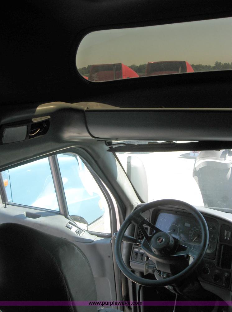 image for item 5123 1998 Kenworth T2000 semi truck