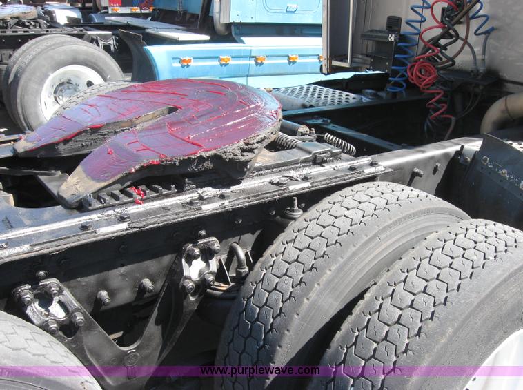 image for item 5123 1998 Kenworth T2000 semi truck