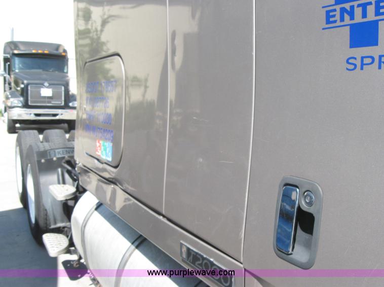 image for item 5123 1998 Kenworth T2000 semi truck