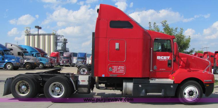 image for item 5295 2003 Kenworth Construct T600 semi truck