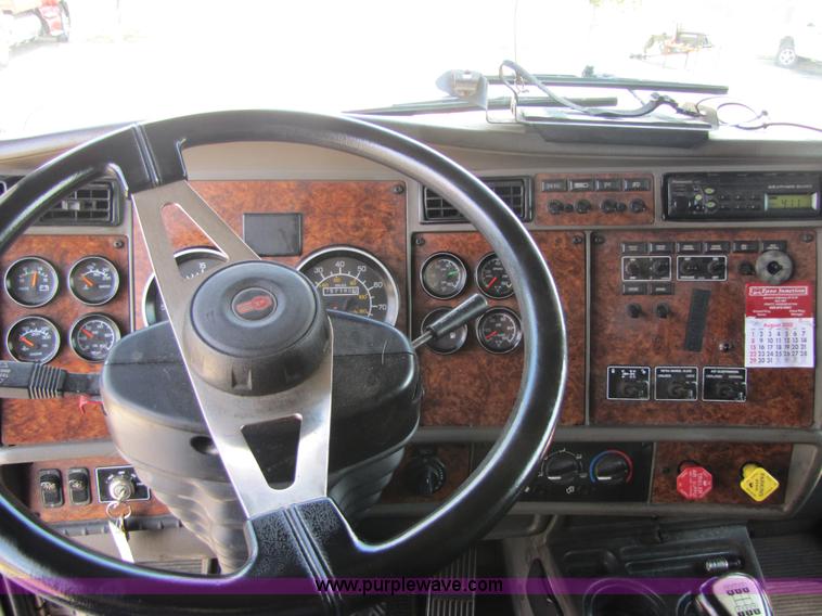 image for item 5295 2003 Kenworth Construct T600 semi truck