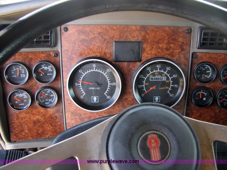 image for item 5295 2003 Kenworth Construct T600 semi truck