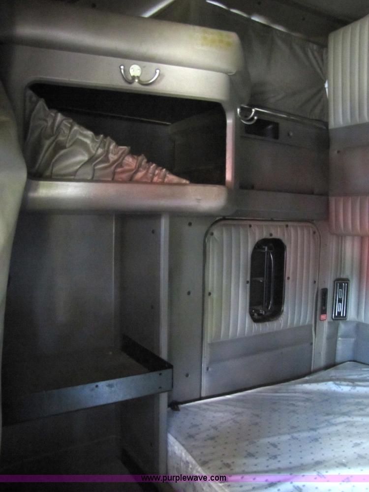 image for item 5295 2003 Kenworth Construct T600 semi truck