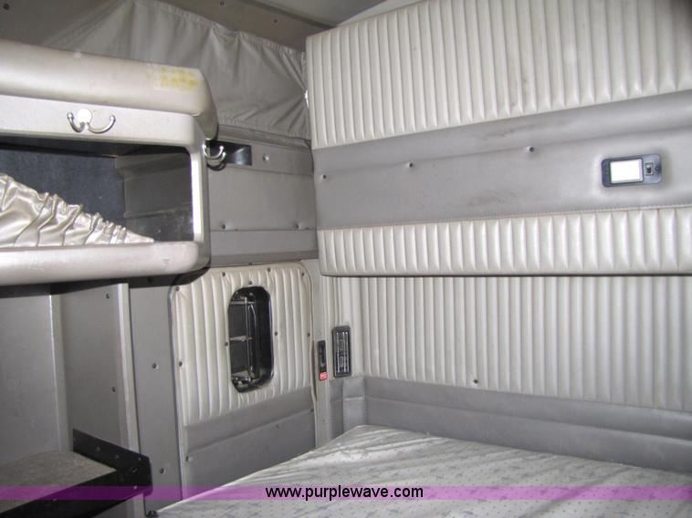 image for item 5295 2003 Kenworth Construct T600 semi truck