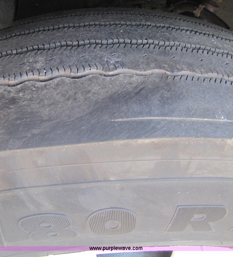 image for item 5295 2003 Kenworth Construct T600 semi truck