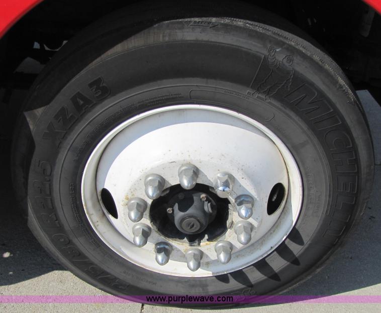 image for item 5295 2003 Kenworth Construct T600 semi truck