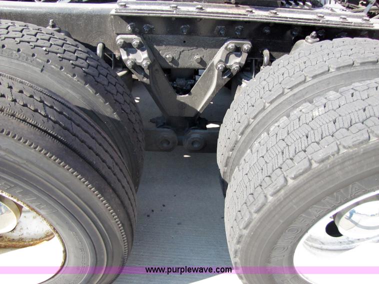 image for item 5295 2003 Kenworth Construct T600 semi truck