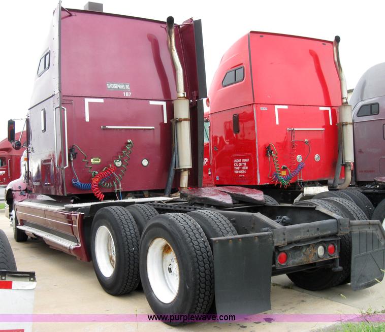 image for item 7144 1999 International Series 9400 semi truck