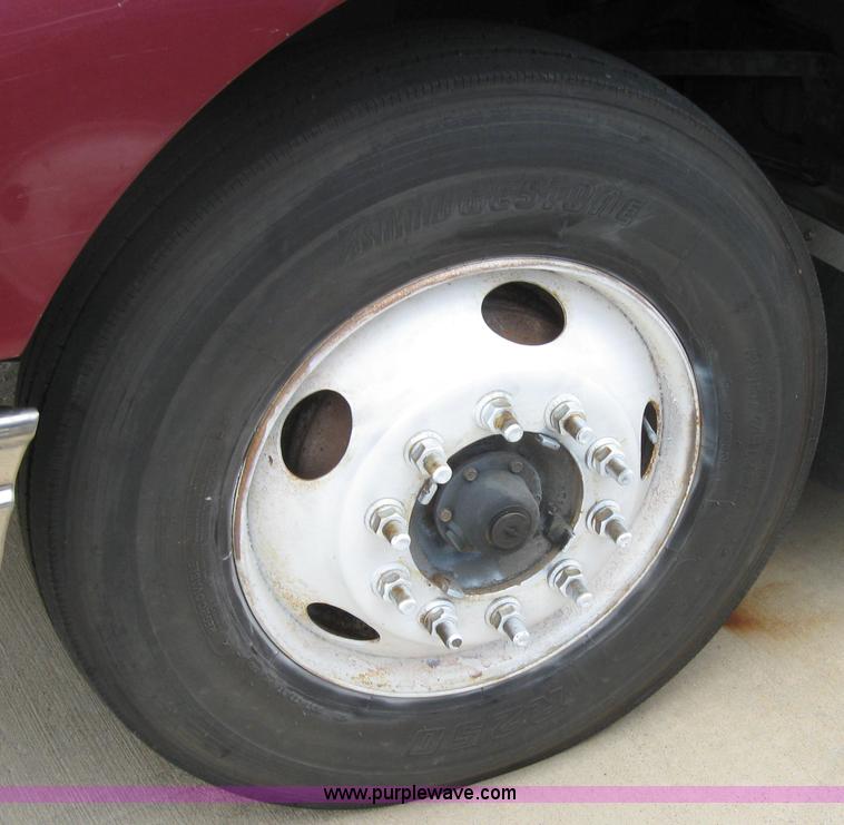 image for item 7144 1999 International Series 9400 semi truck