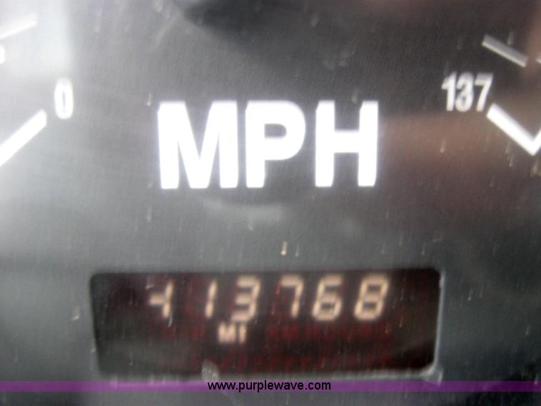 image for item 7144 1999 International Series 9400 semi truck