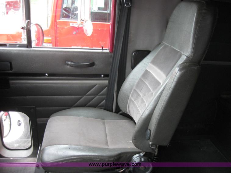 image for item 7144 1999 International Series 9400 semi truck